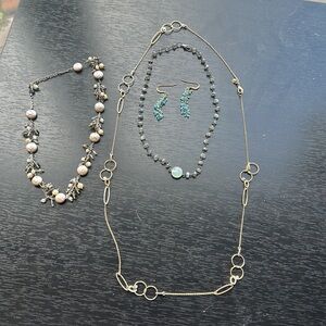 Jewelry package - Three necklaces and earrings all in good condition